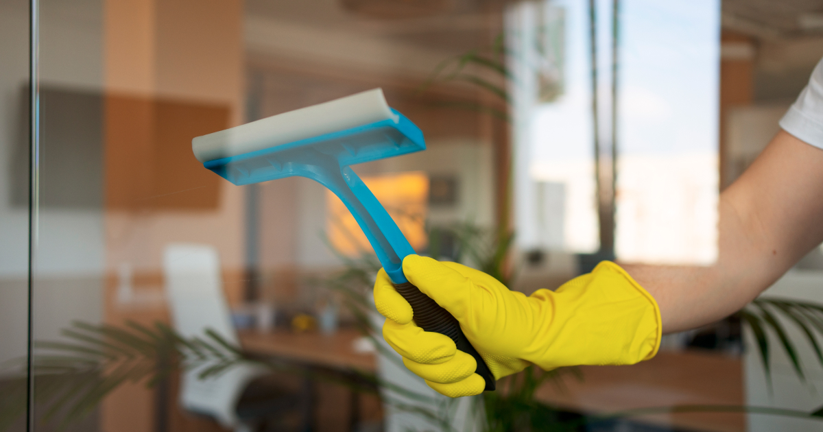 Keep your work space spotless during the hot season